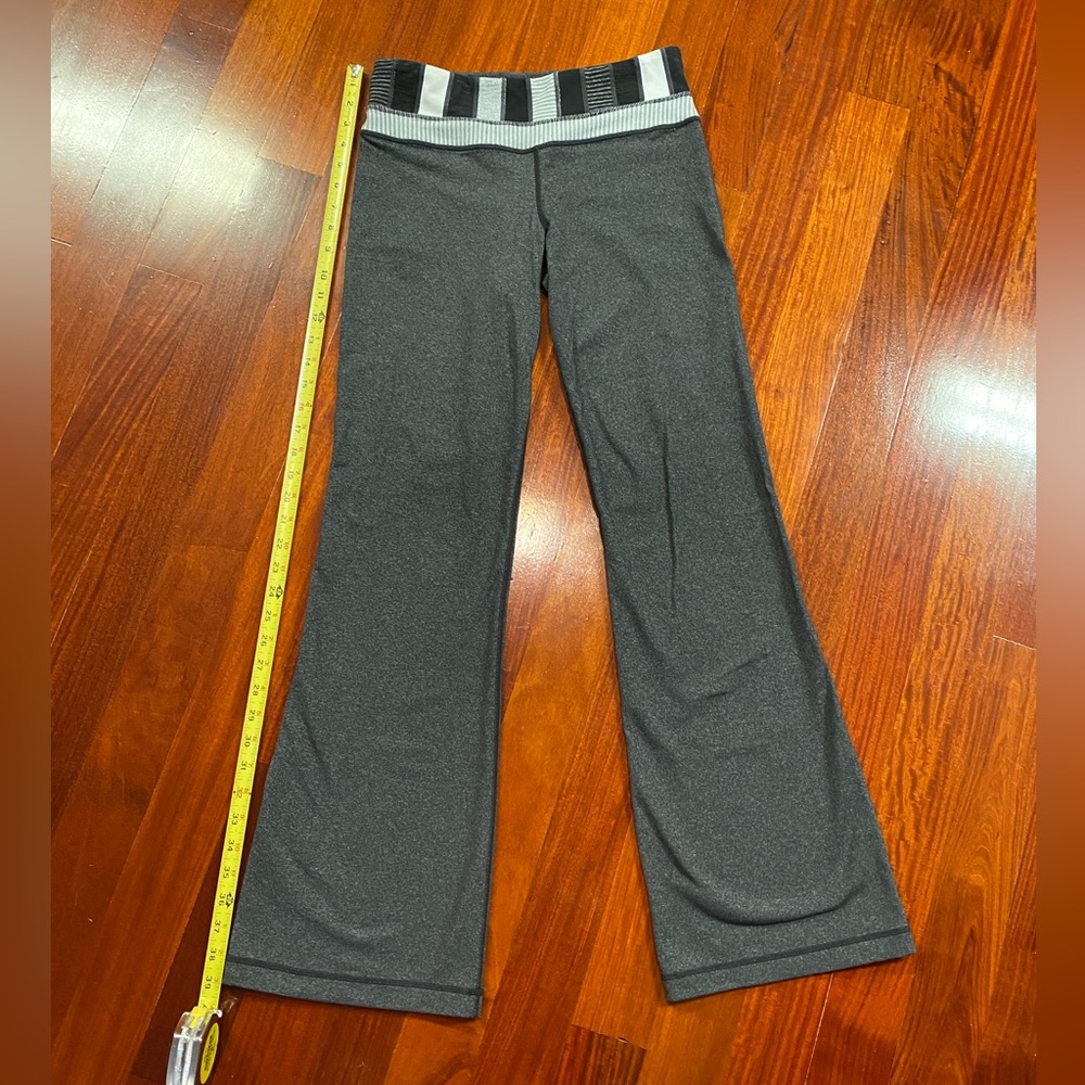 Lululemon reversible pants, flare bottom. size 6